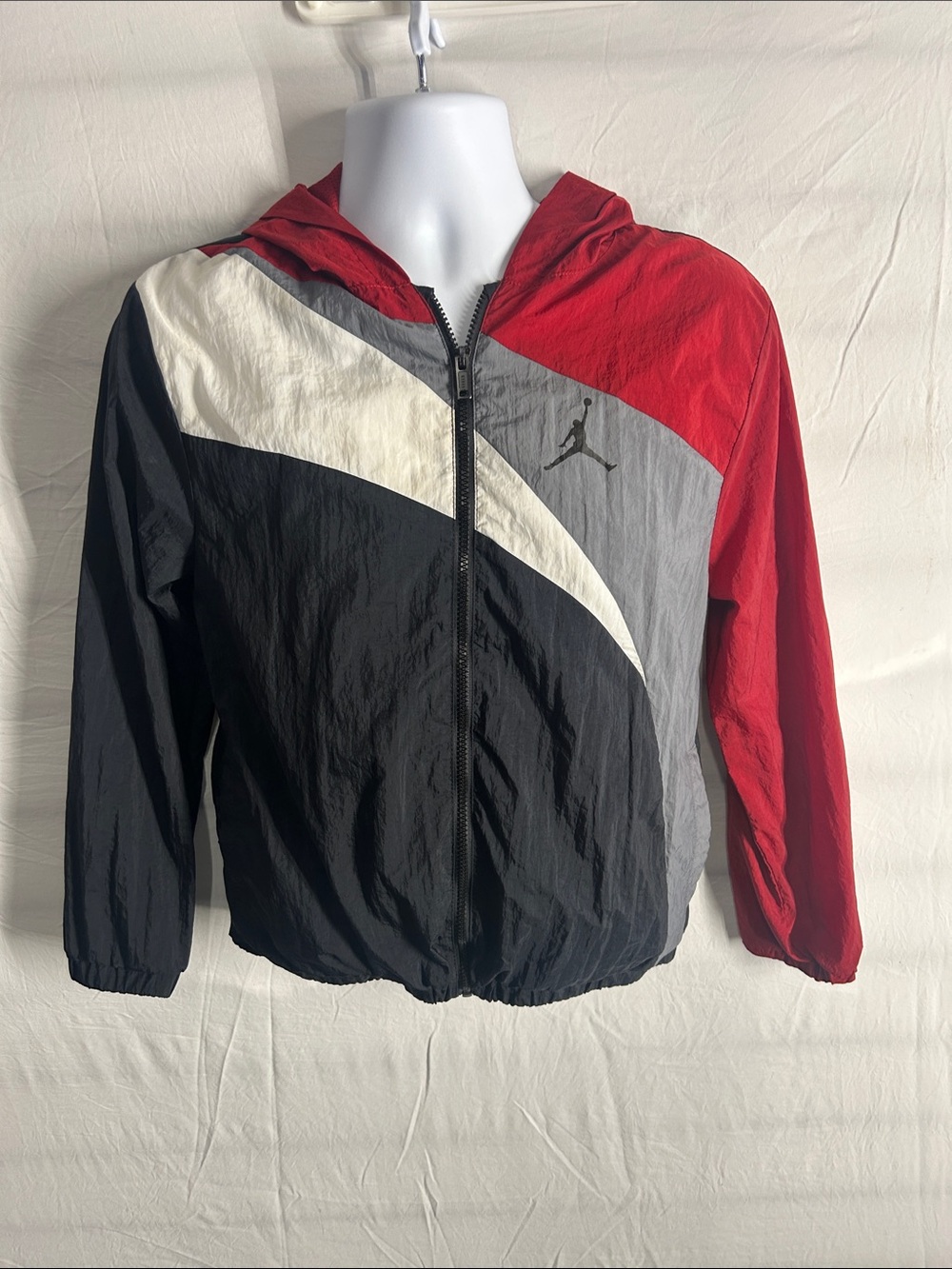 Jordan Colorblock Hooded Windbreaker in Red, Black, Gray, White